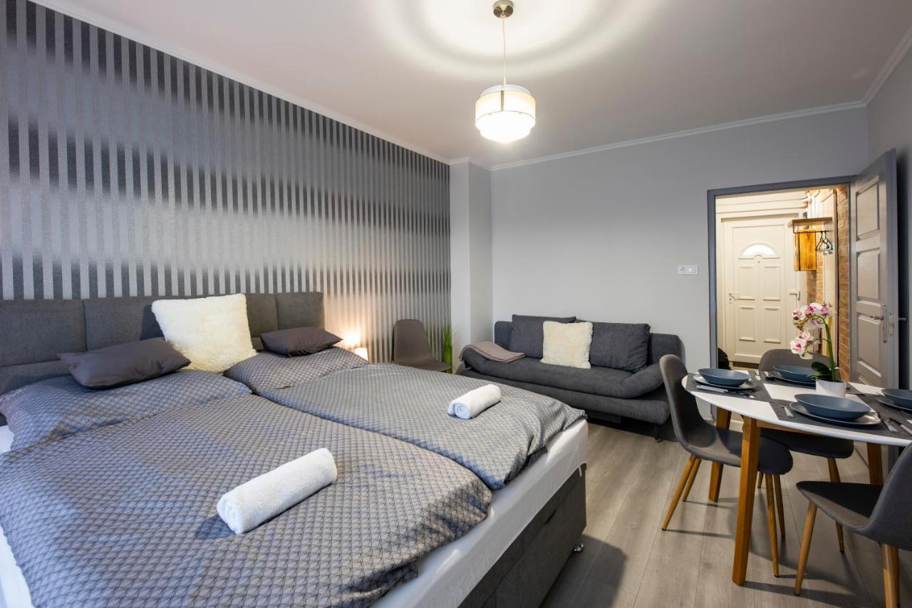 Csipke Apartman Makó Esterno foto