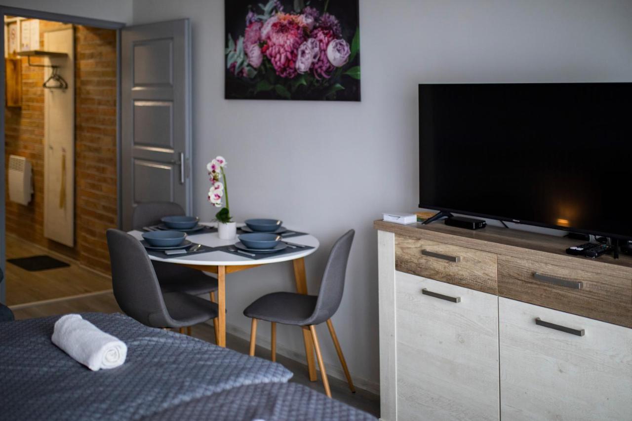 Csipke Apartman Makó Esterno foto