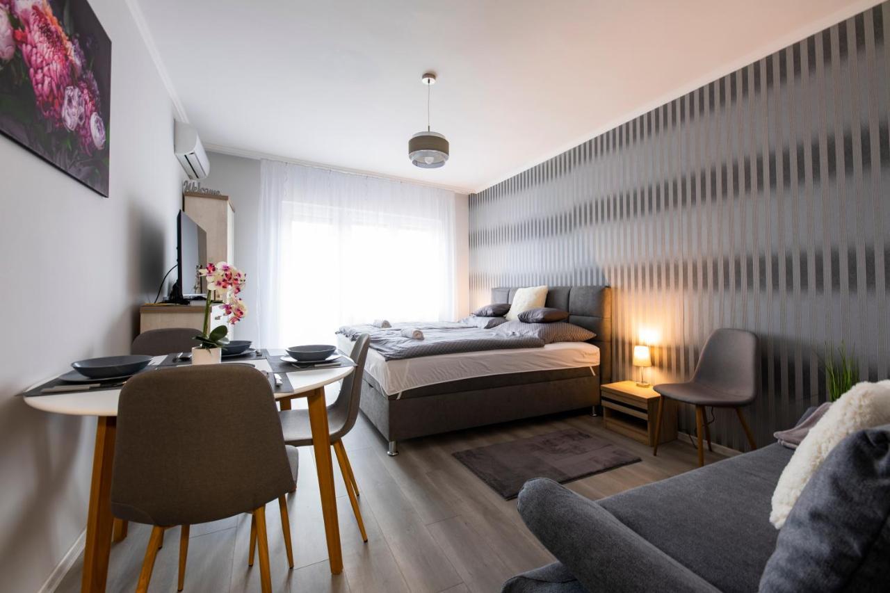 Csipke Apartman Makó Esterno foto
