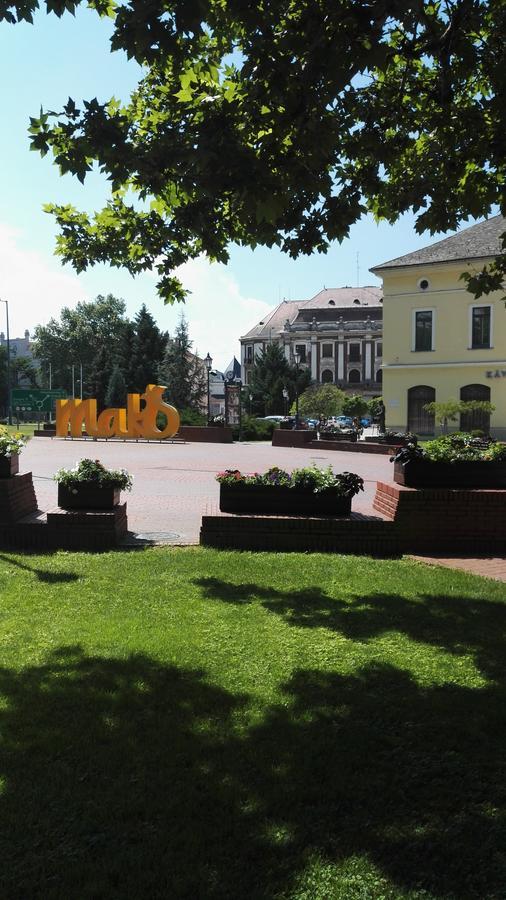 Csipke Apartman Makó Esterno foto