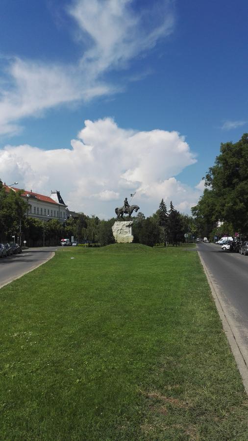 Csipke Apartman Makó Esterno foto